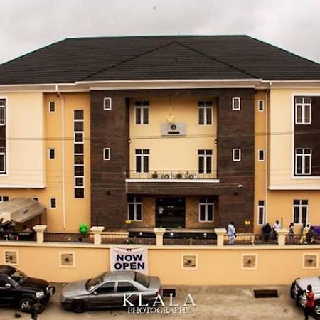 Bana Hotel & Suites Lagos Bagian luar foto
