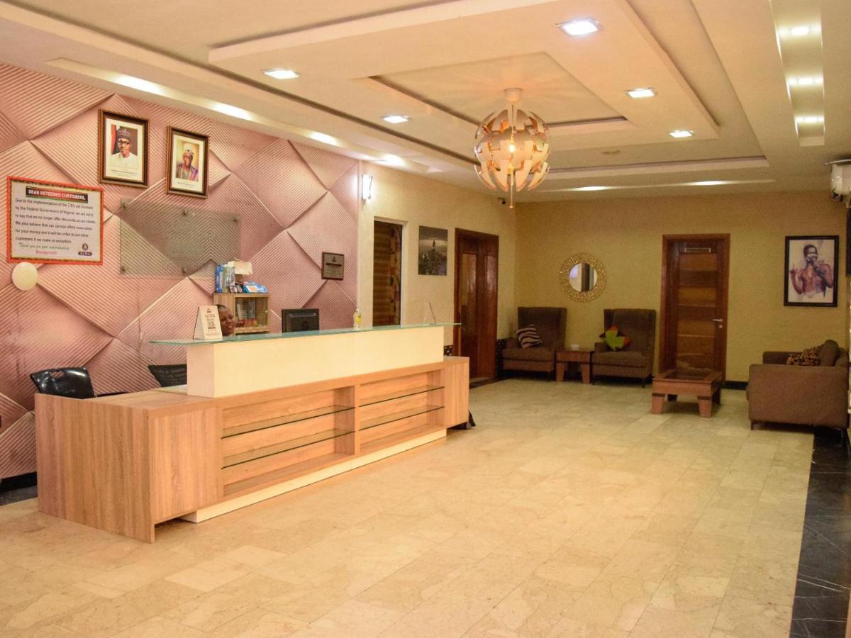 Bana Hotel & Suites Lagos Bagian luar foto