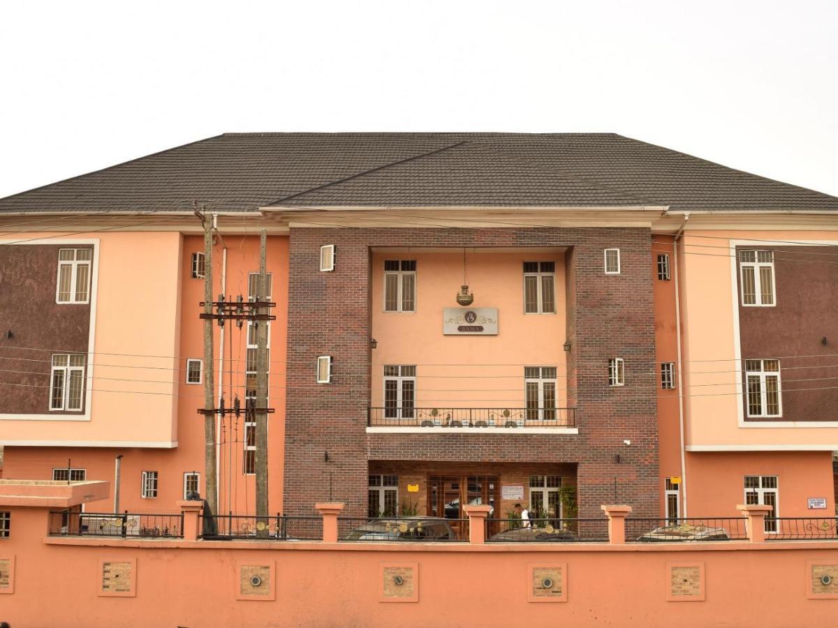 Bana Hotel & Suites Lagos Bagian luar foto
