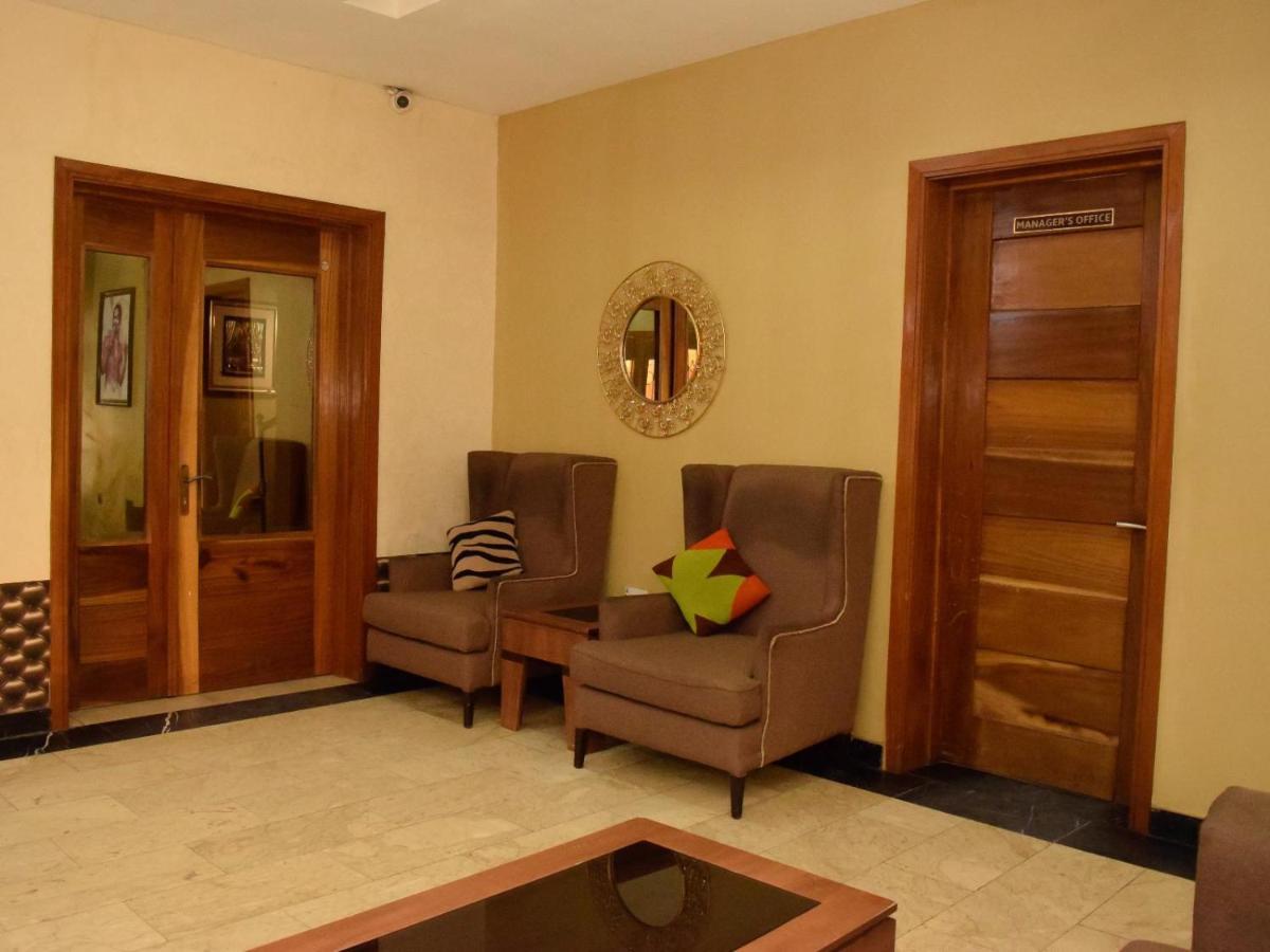 Bana Hotel & Suites Lagos Bagian luar foto