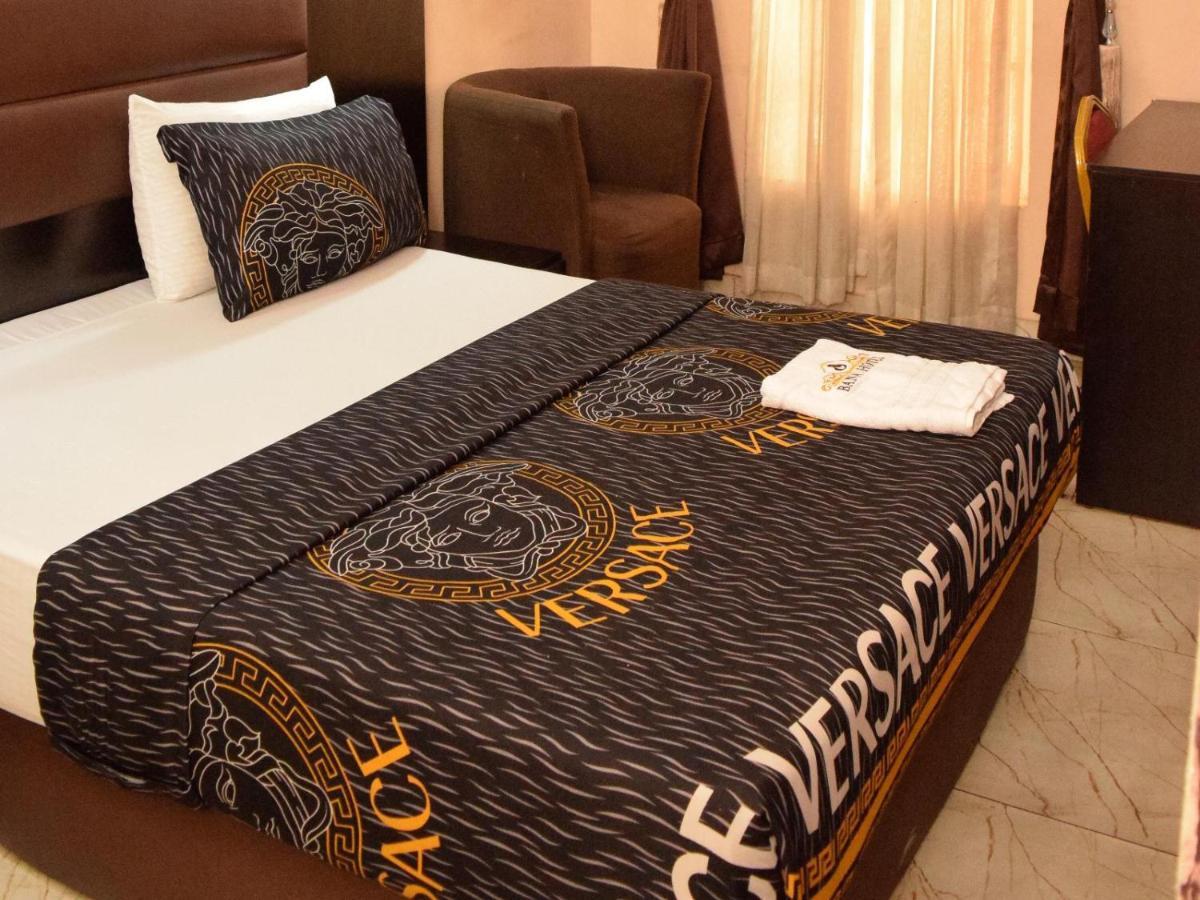 Bana Hotel & Suites Lagos Bagian luar foto