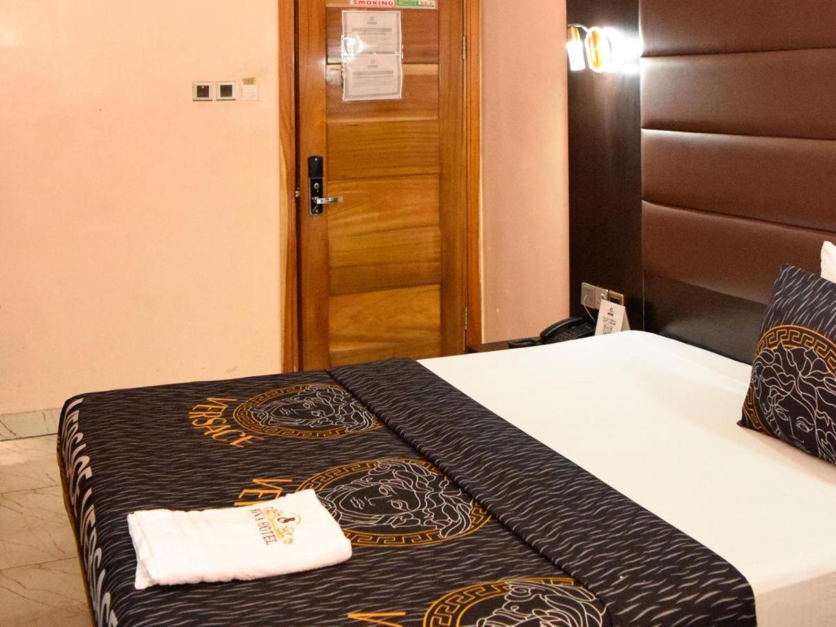 Bana Hotel & Suites Lagos Bagian luar foto