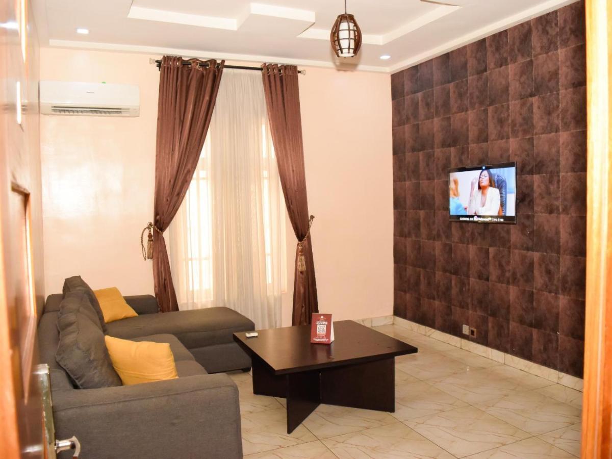 Bana Hotel & Suites Lagos Bagian luar foto