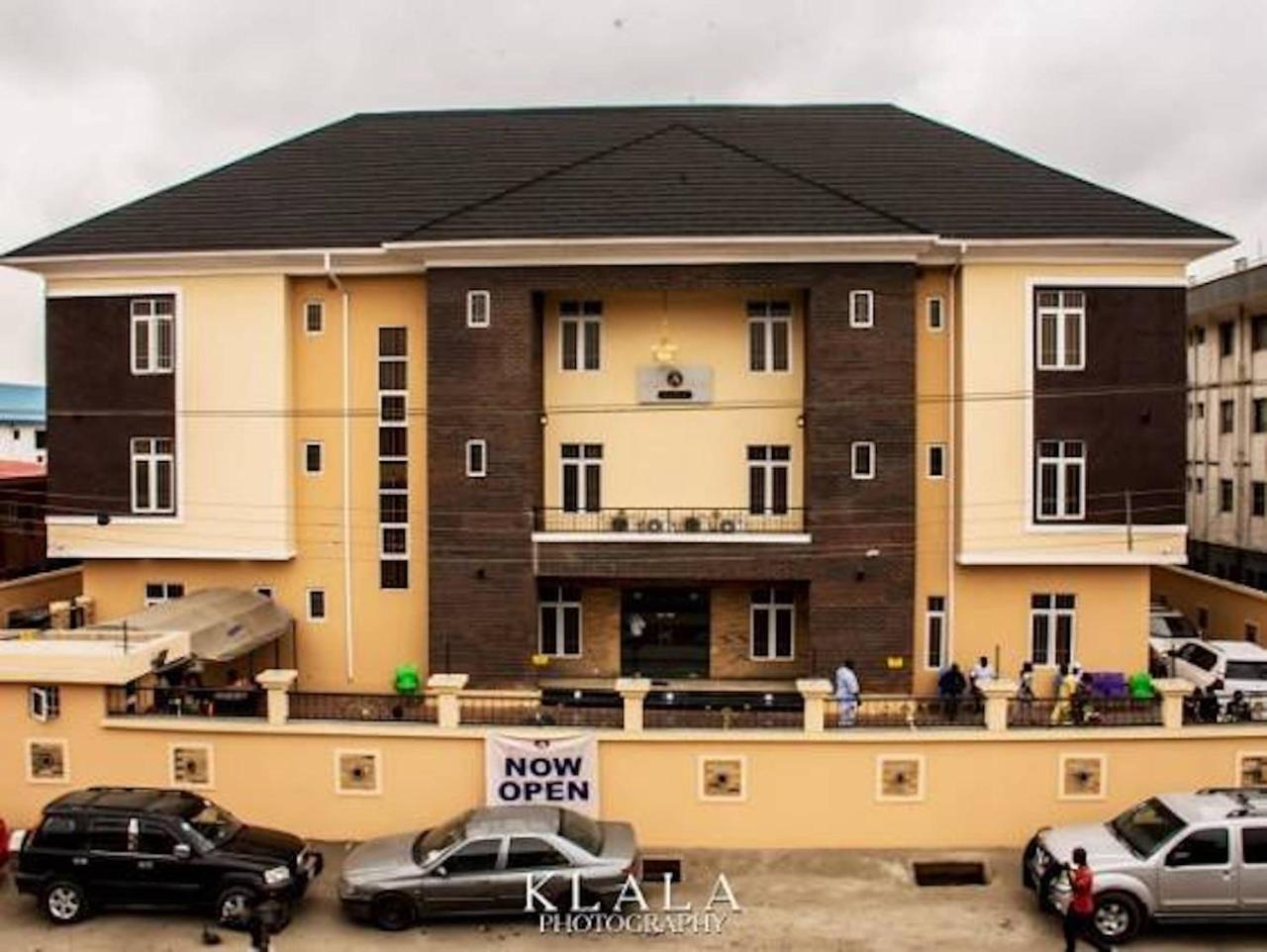 Bana Hotel & Suites Lagos Bagian luar foto