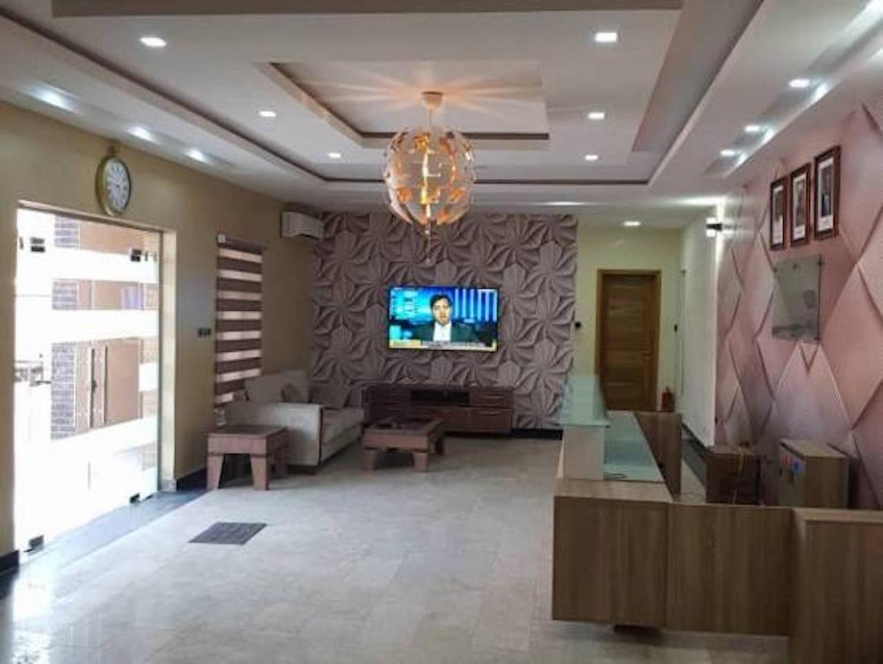 Bana Hotel & Suites Lagos Bagian luar foto