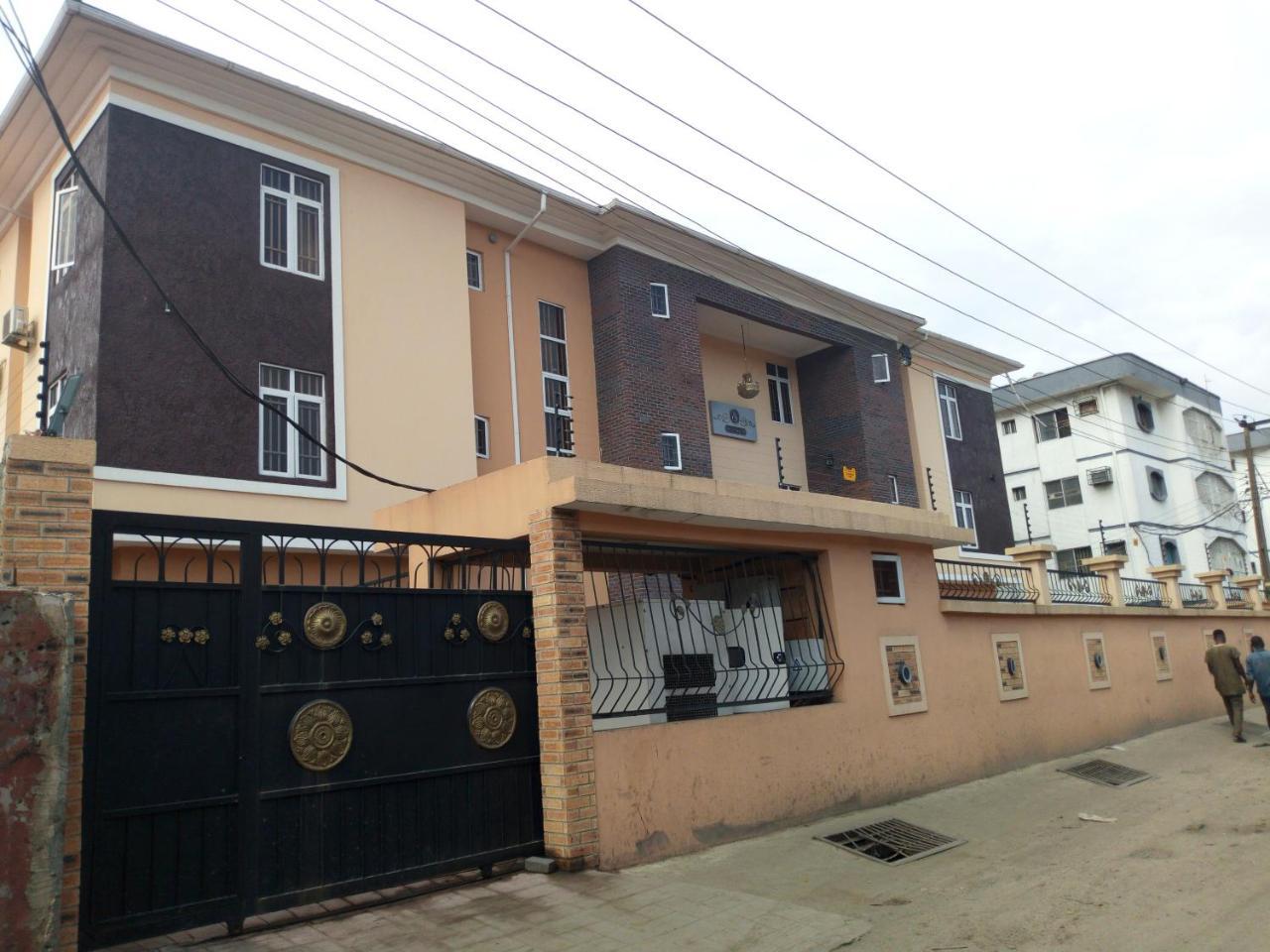 Bana Hotel & Suites Lagos Bagian luar foto